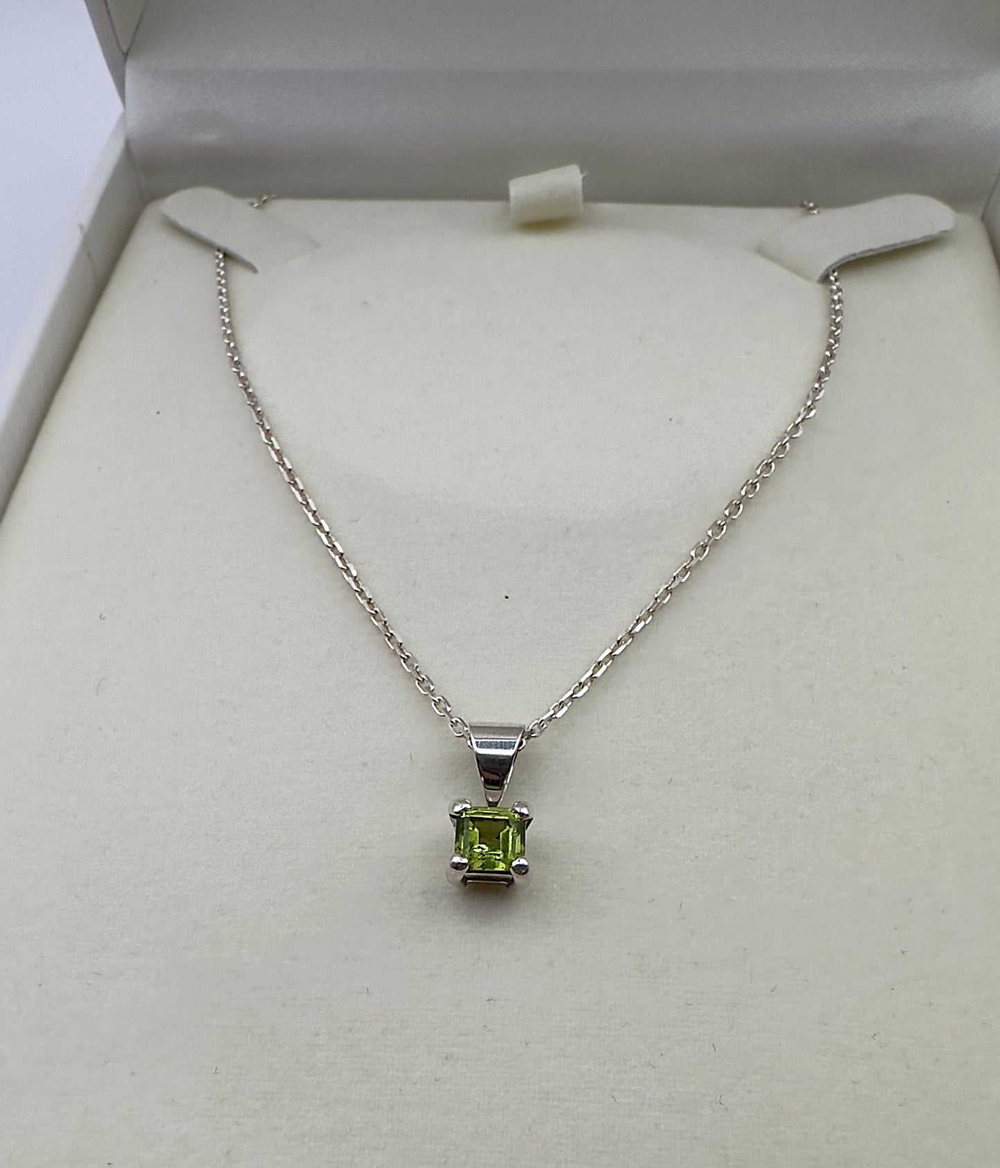 collier péridot
