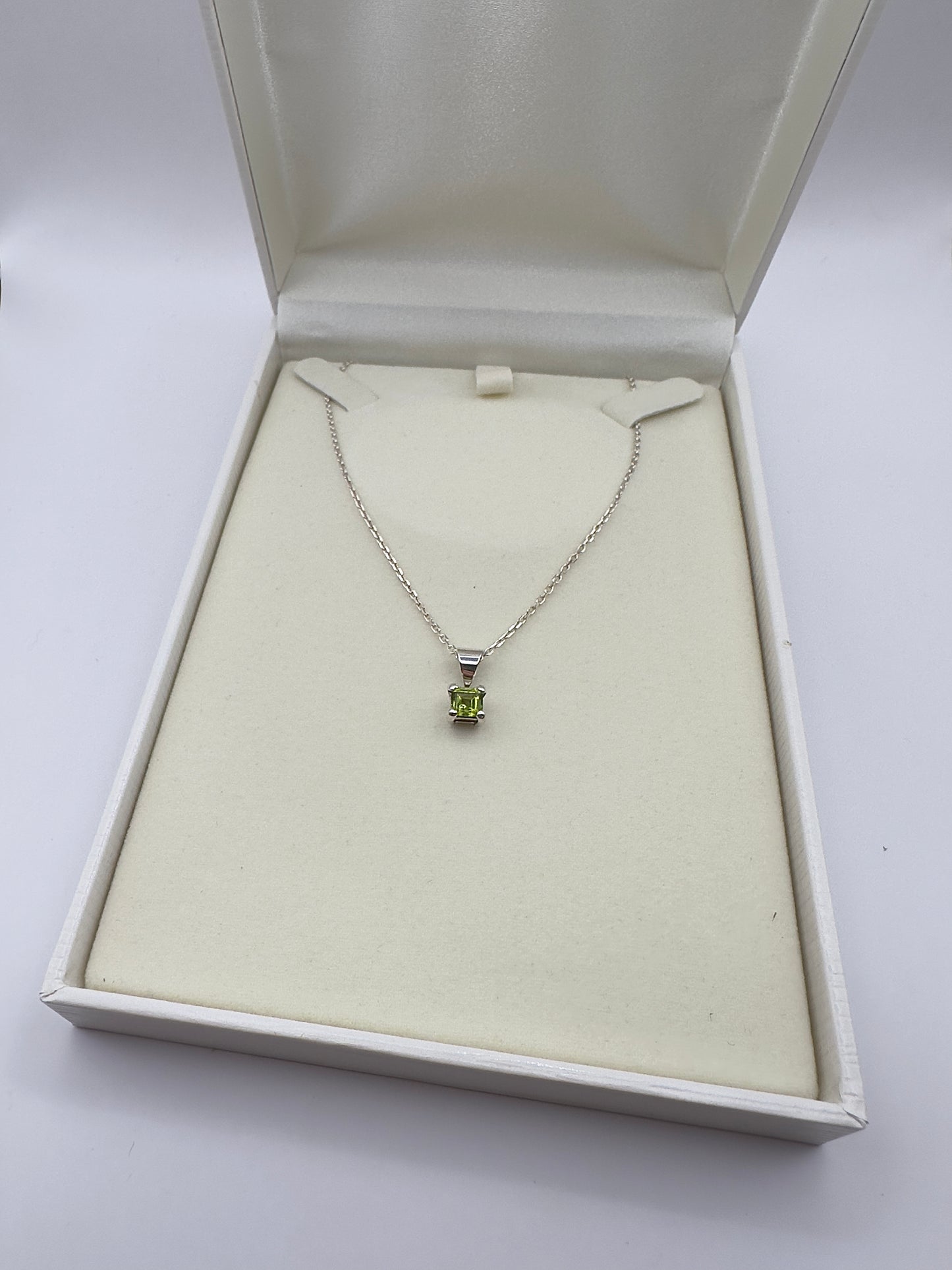 collier péridot
