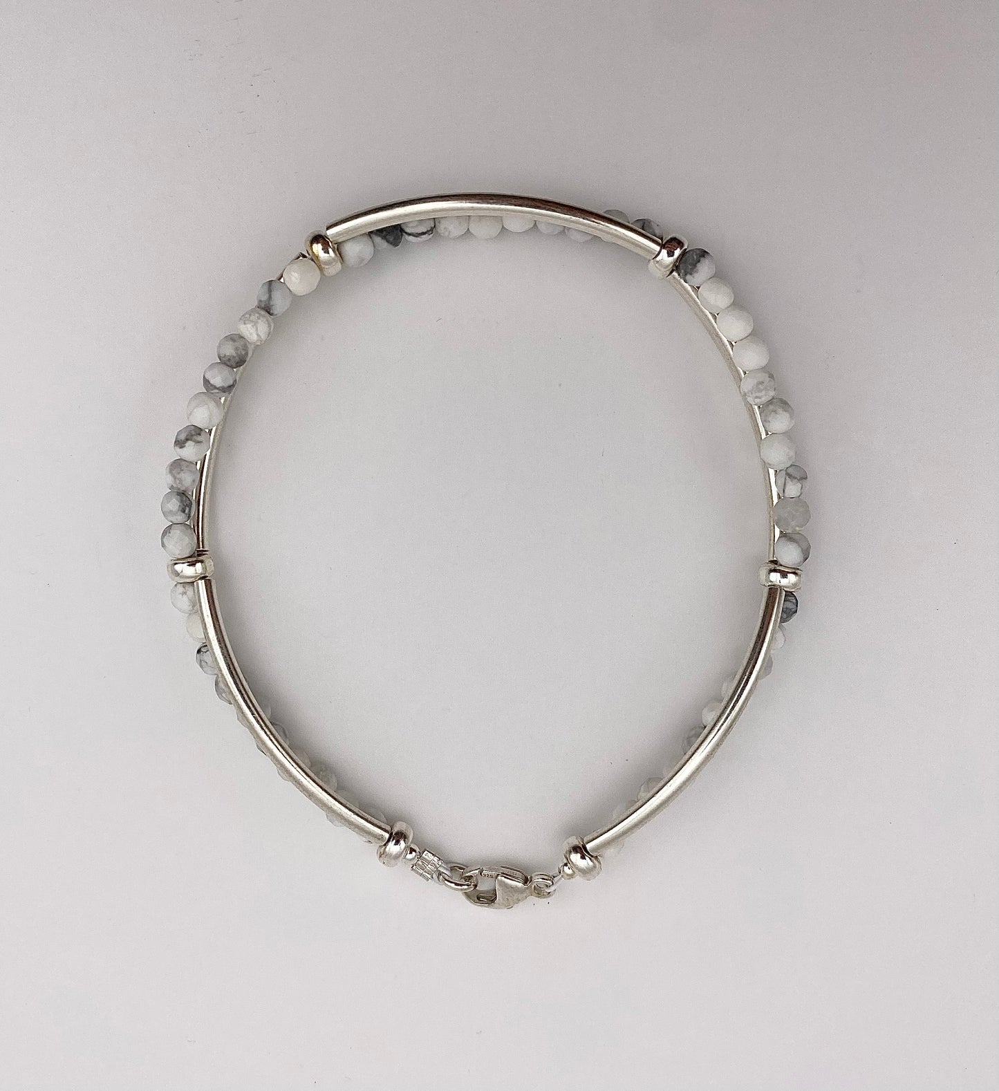 Bracelet Howlite facettes + tubes argent 925