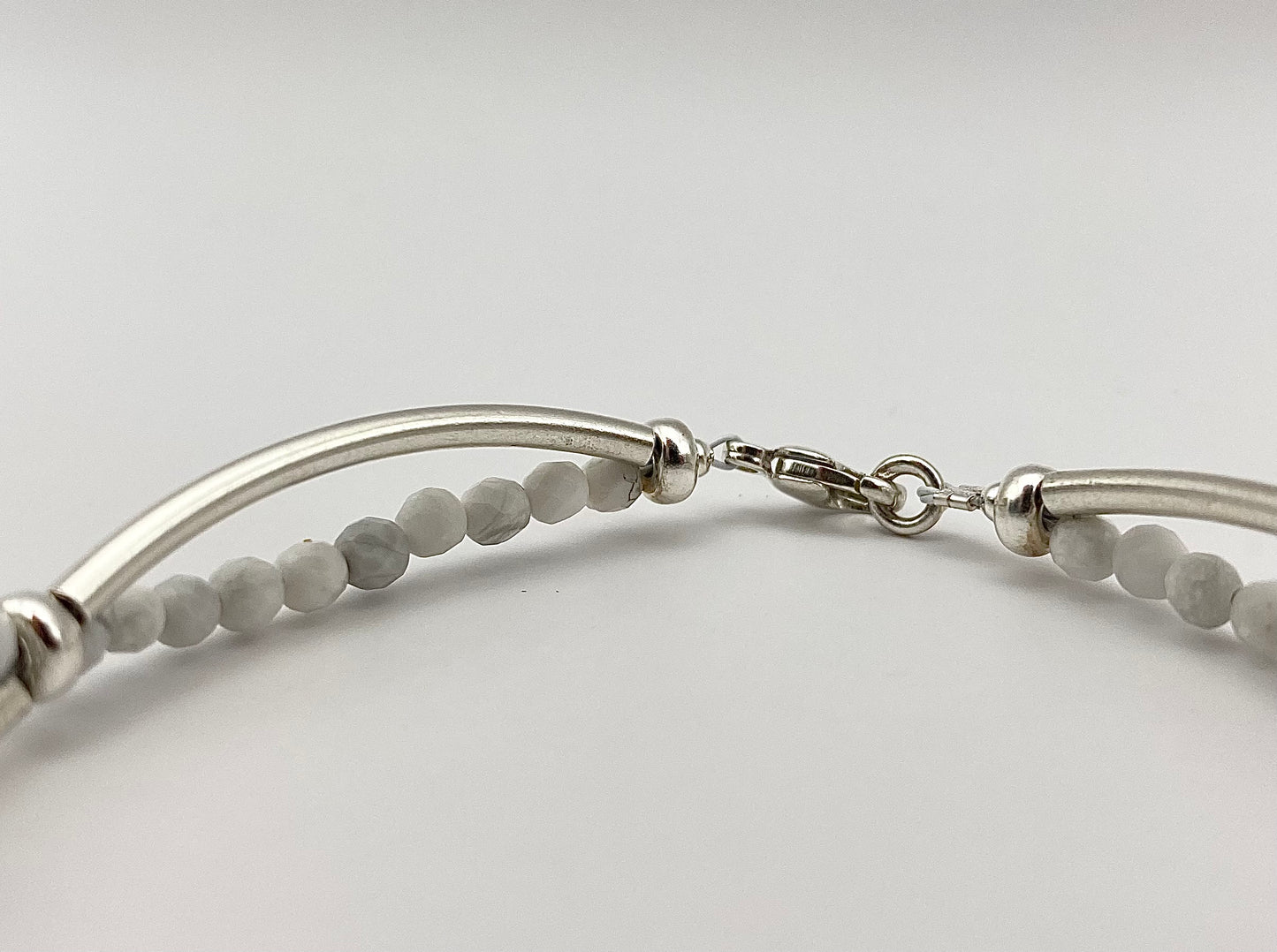 Bracelet Howlite facettes + tubes argent 925